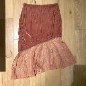 Free people - asymmetrical skirt - lace trim - rose - size 4